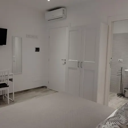 Central Guest House Gasthof 3*