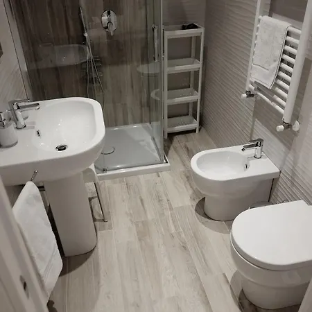 Central Guest House Pensjonat Civitavecchia