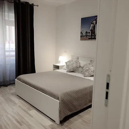 Central Guest House *