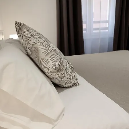 Central Guest House *