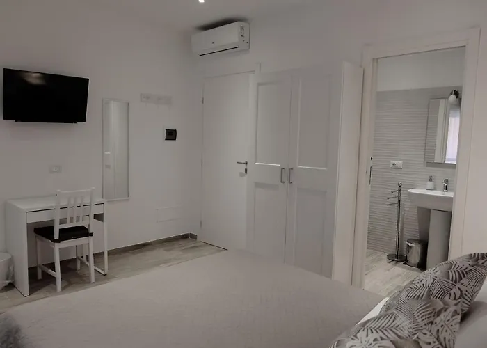 Central Guest House Pensionat 3*